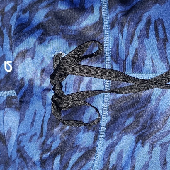 Gap fit cropped blue tiger print leggings - Picture 6 of 6